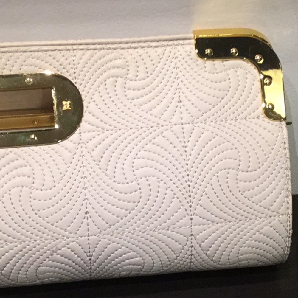 BCBG Oversized clutch - Picture 2 of 8